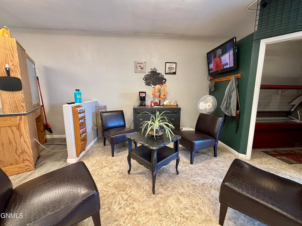 105 Main Street W, Beulah, ND 58523 photo 3