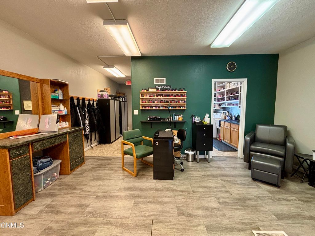 105 Main Street W, Beulah, ND 58523 photo 4