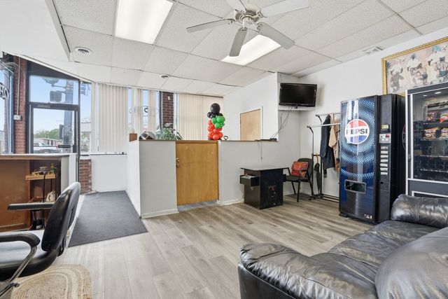 7359 S Western Avenue, Chicago, IL 60636