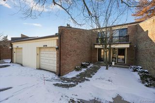 18268 University Park Drive, Livonia, MI 48152