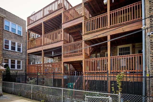 2840 W Glenlake Street 3D, Chicago, IL 60659