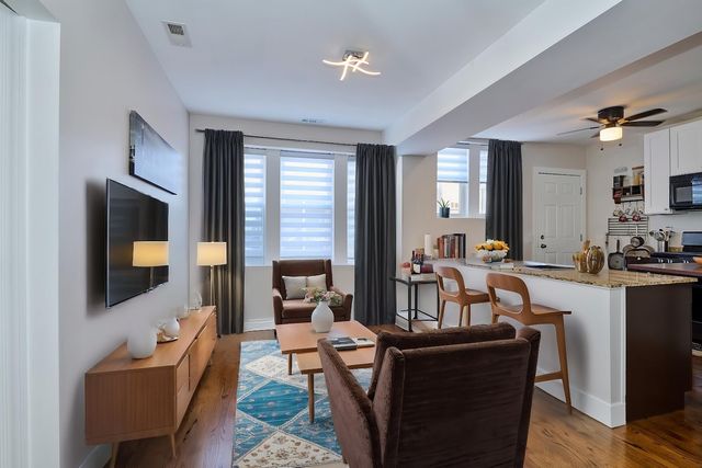 2840 W Glenlake Street 3D, Chicago, IL 60659