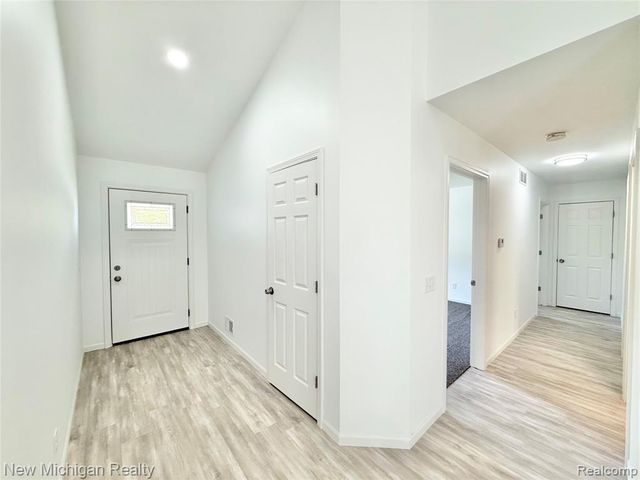 7056 Cambridge Drive, Flushing, MI 48433