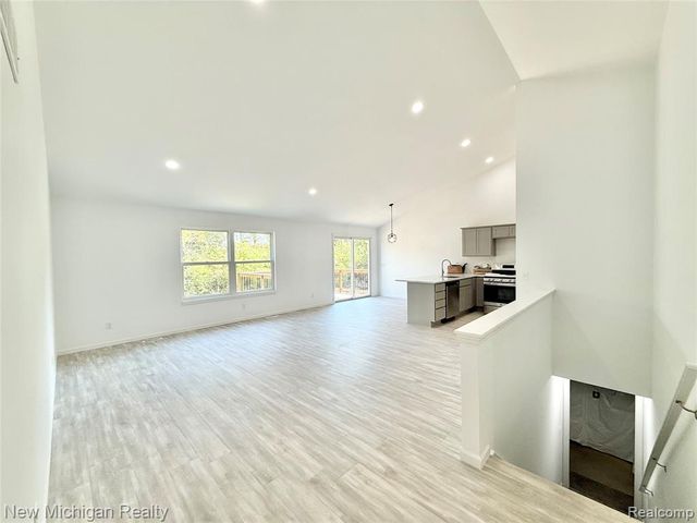 7056 Cambridge Drive, Flushing, MI 48433