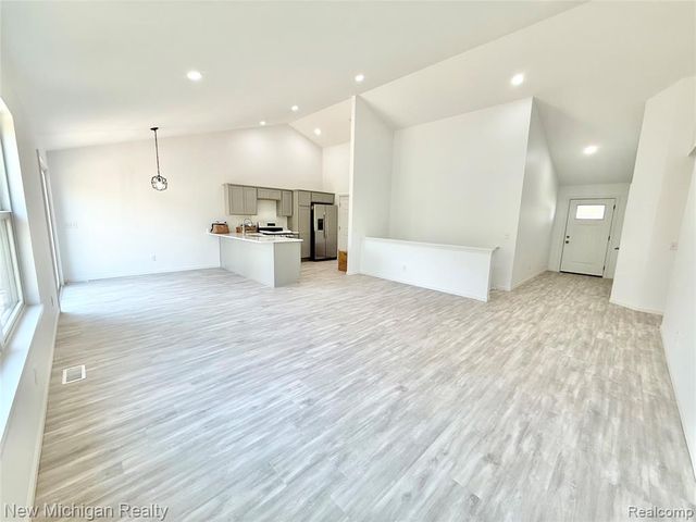 7056 Cambridge Drive, Flushing, MI 48433