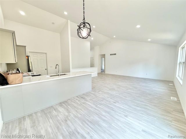 7056 Cambridge Drive, Flushing, MI 48433