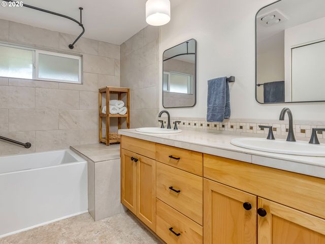 2905 Sw REDFERN Pl, Gresham, OR 97080