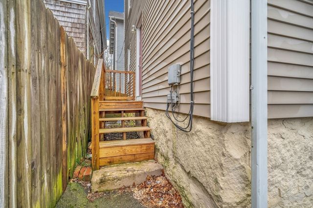118 Maxfield Street 1, New Bedford, MA 02740