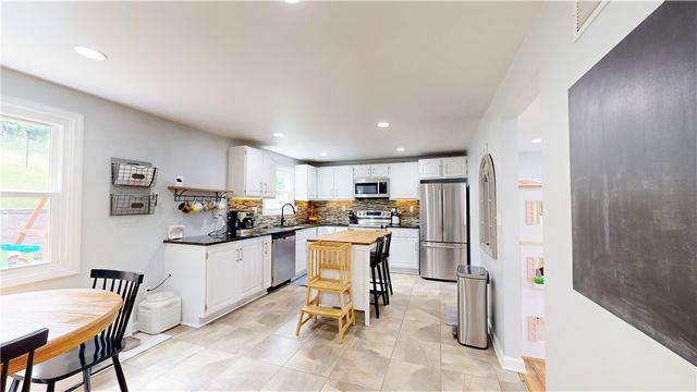2610 Old National Pike, N Franklin Twp, PA 15301