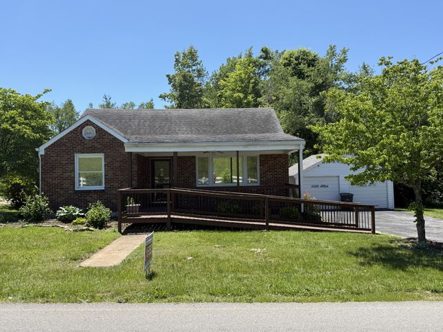 583 Brattontown Cir, Lafayette, TN 37083