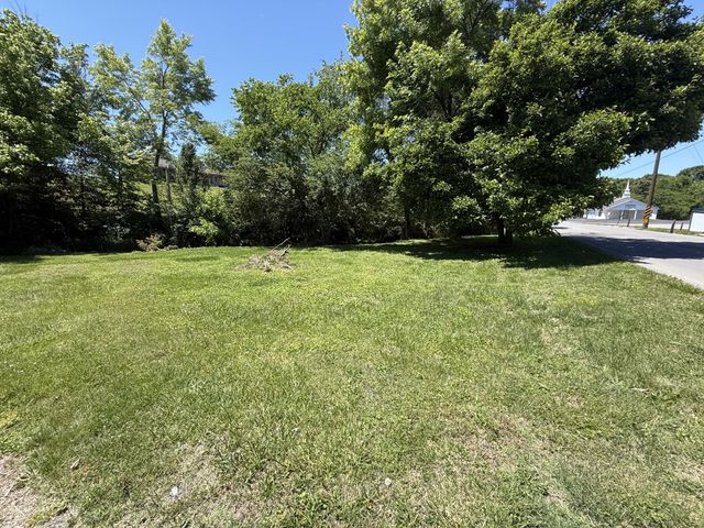 583 Brattontown Cir, Lafayette, TN 37083
