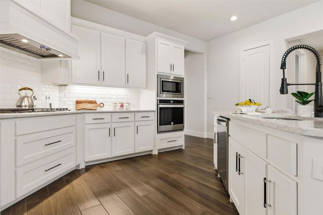 10404 Smarty Jones Street, Frisco, TX 75035