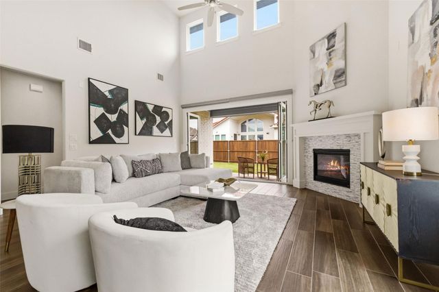 10404 Smarty Jones Street, Frisco, TX 75035