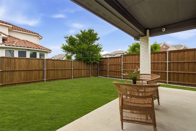 10404 Smarty Jones Street, Frisco, TX 75035