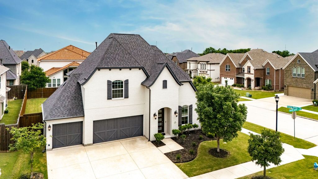 10404 Smarty Jones Street, Frisco, TX 75035