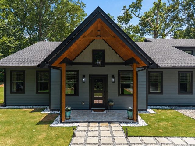 381 Parks Drive, Ellijay, GA 30536