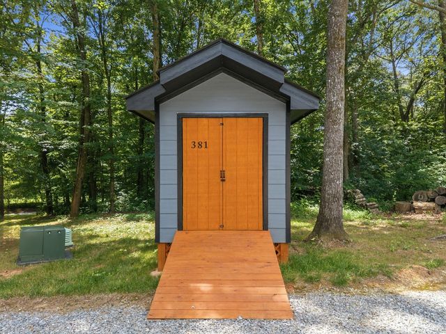 381 Parks Drive, Ellijay, GA 30536