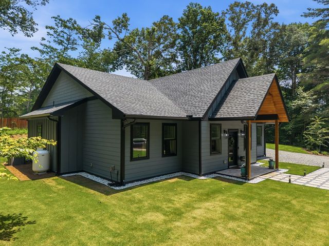 381 Parks Drive, Ellijay, GA 30536