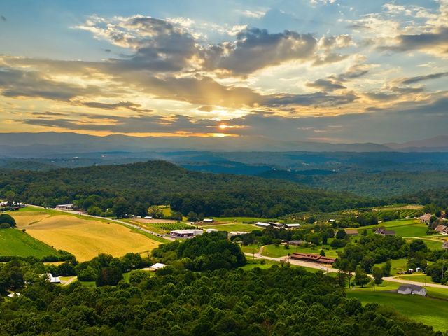 381 Parks Drive, Ellijay, GA 30536
