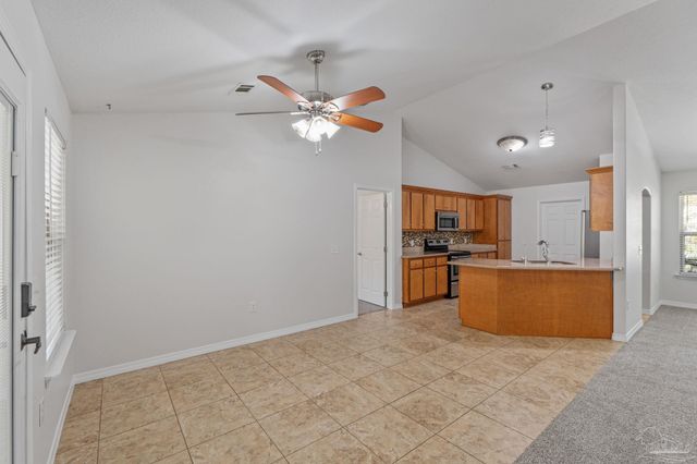 8145 Pamplona St, Navarre, FL 32566