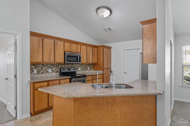 8145 Pamplona St, Navarre, FL 32566