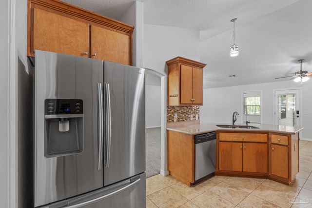 8145 Pamplona St, Navarre, FL 32566