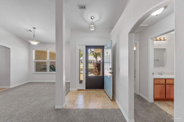 8145 Pamplona St, Navarre, FL 32566