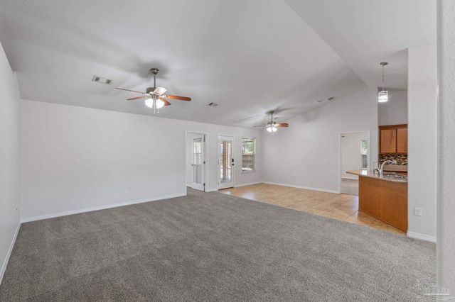 8145 Pamplona St, Navarre, FL 32566