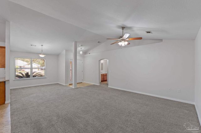 8145 Pamplona St, Navarre, FL 32566