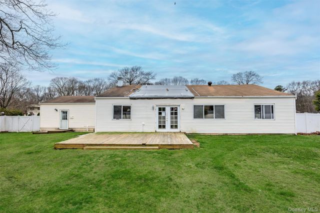 35 Timber Trail Lane, Medford, NY 11763