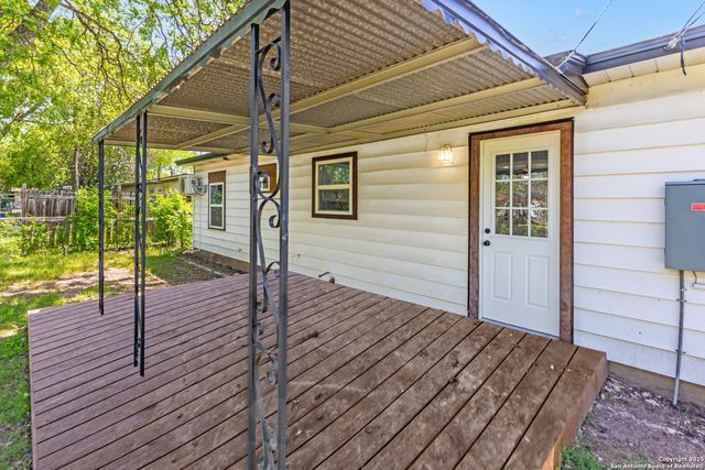 419 Hub Ave, San Antonio, TX 78220