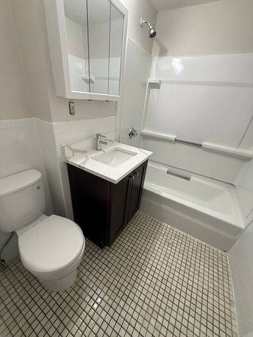 39 Newhall St 20, Lynn, MA 01902