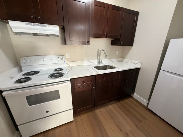 39 Newhall St 20, Lynn, MA 01902