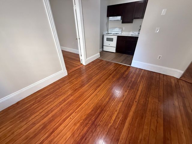 39 Newhall St 20, Lynn, MA 01902