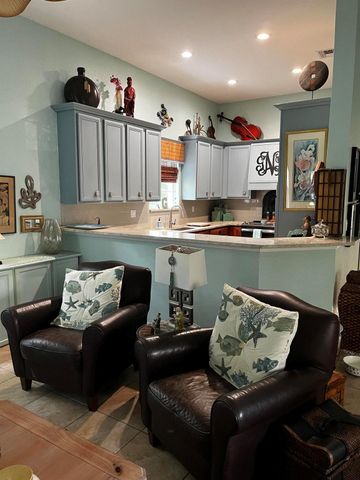 127 Arklow Avenue, Jupiter, FL 33458