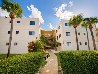 5370 Las Verdes Circle 304, Delray Beach, FL 33484