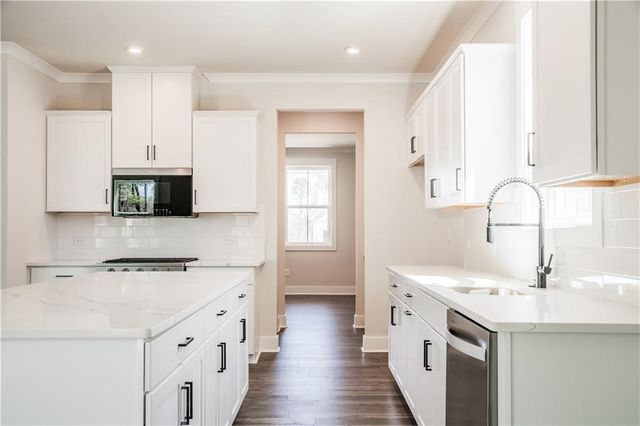135 Henley Street, Canton, GA 30114