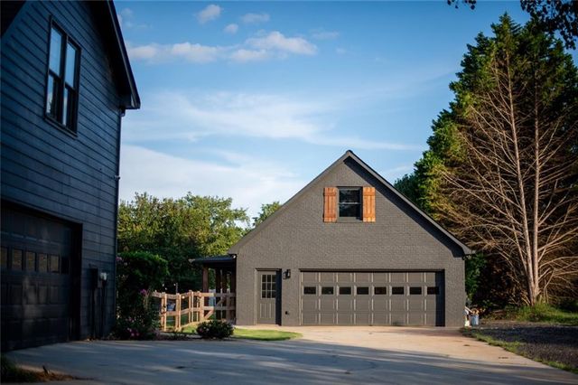 1940 Harvest Way, Loganville, GA 30052