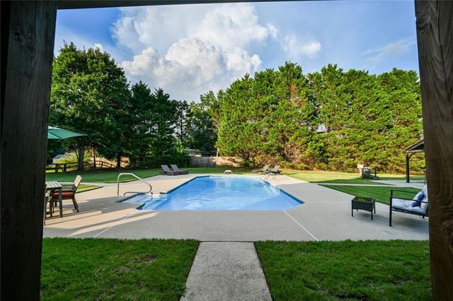 1940 Harvest Way, Loganville, GA 30052