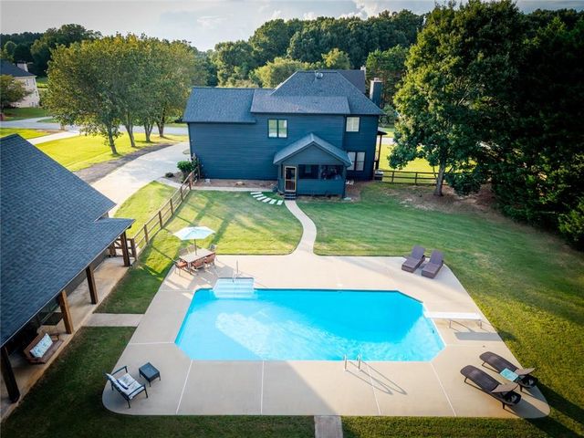 1940 Harvest Way, Loganville, GA 30052