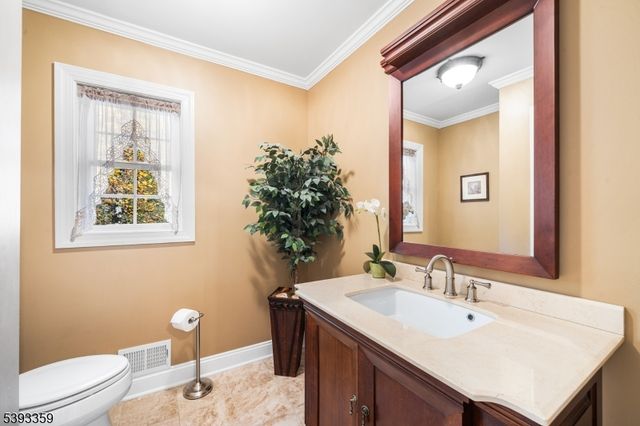 21 Angus Ln, Warren Twp., NJ 07059