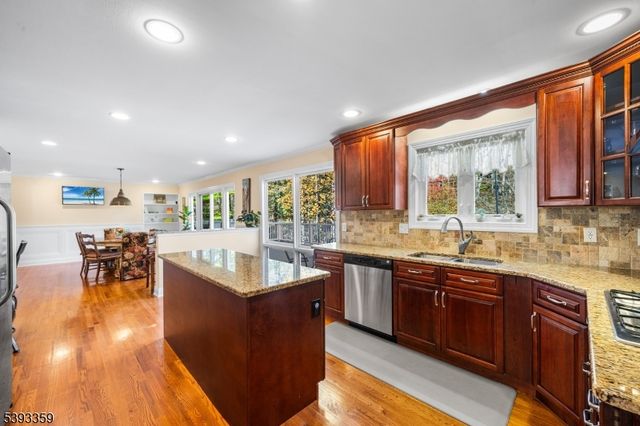 21 Angus Ln, Warren Twp., NJ 07059