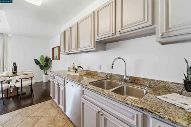 1555 Lakeside Dr. 50, Oakland, CA 94612