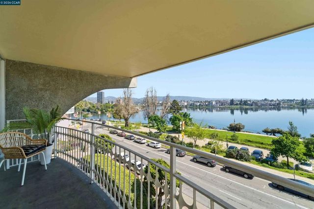1555 Lakeside Dr. 50, Oakland, CA 94612