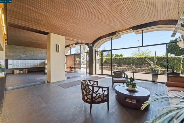 1555 Lakeside Dr. 50, Oakland, CA 94612