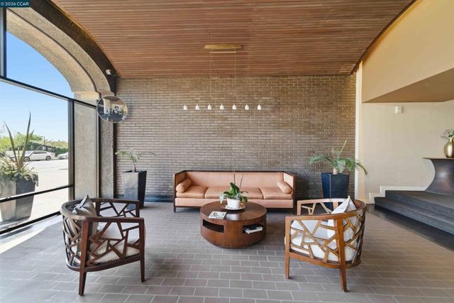 1555 Lakeside Dr. 50, Oakland, CA 94612