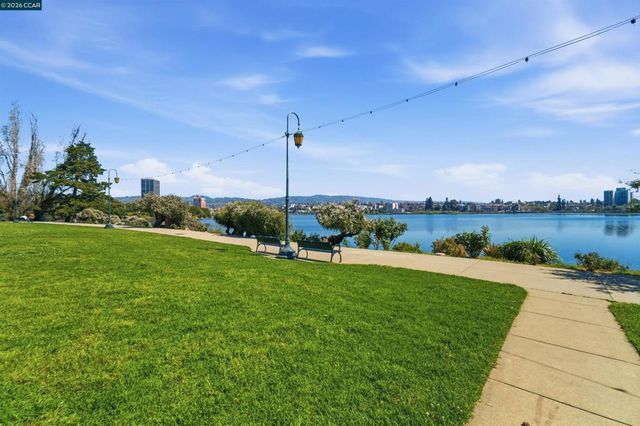 1555 Lakeside Dr. 50, Oakland, CA 94612