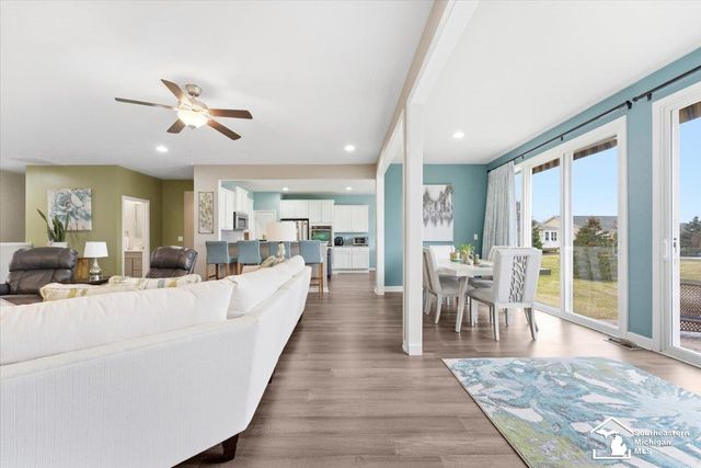 23854 Houghton Lane, Woodhaven, MI 48134