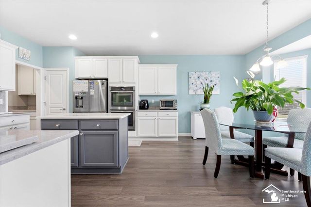 23854 Houghton Lane, Woodhaven, MI 48134