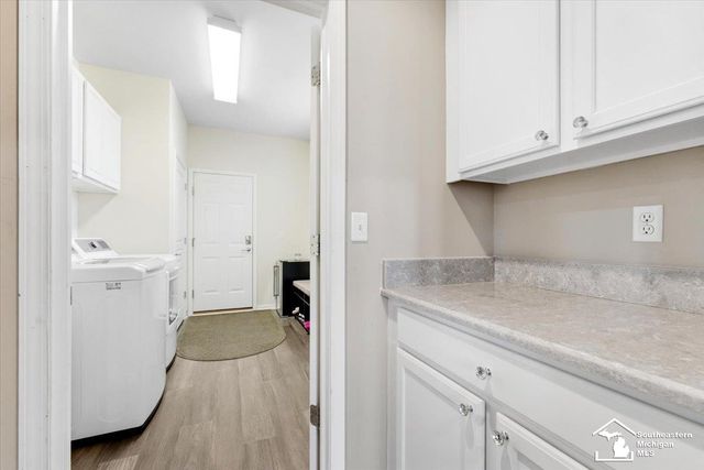 23854 Houghton Lane, Woodhaven, MI 48134